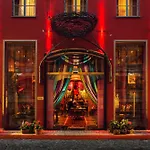 Dorsia Hotel & Restaurant